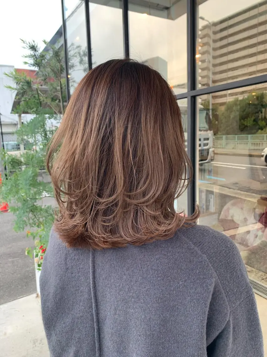 ミディアム くびれヘア ete カワニシのヘアスタイル