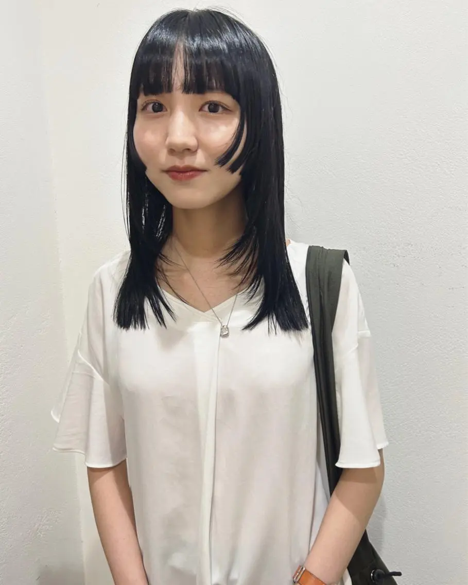 ミディアム カラー 黒髪 レイヤーカット カット ヘアカラー トリートメント 村上雅人 ナチュラルモードのヘアスタイル