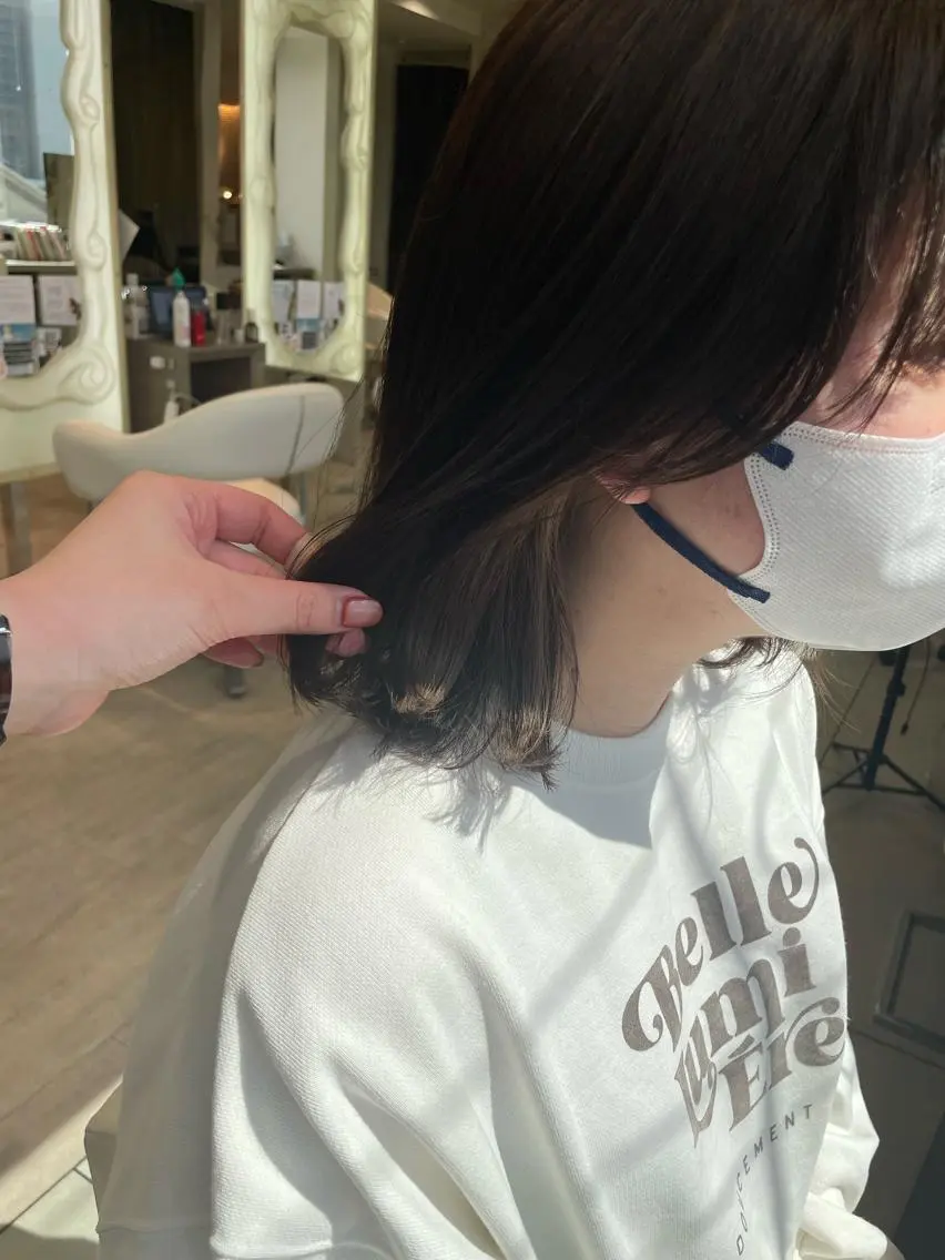 セミロング カラー インナーカラー カット ヘアカラー 松佐 ゆかりのヘアスタイル