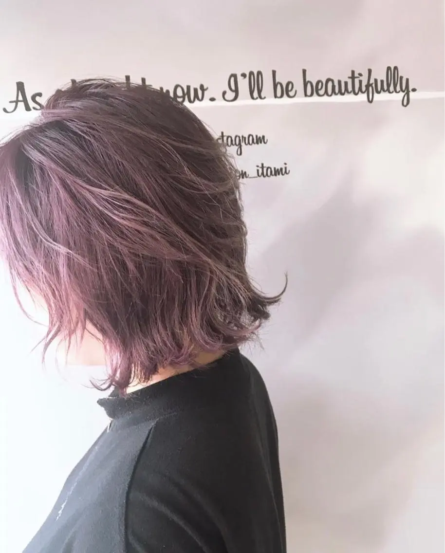 ミディアム カラー ヘアアレンジ ネイル マツエク・マツパ ピンクカラー バイオレットカラー カラーマツエク ピンク 福壽 優奈のヘアスタイル