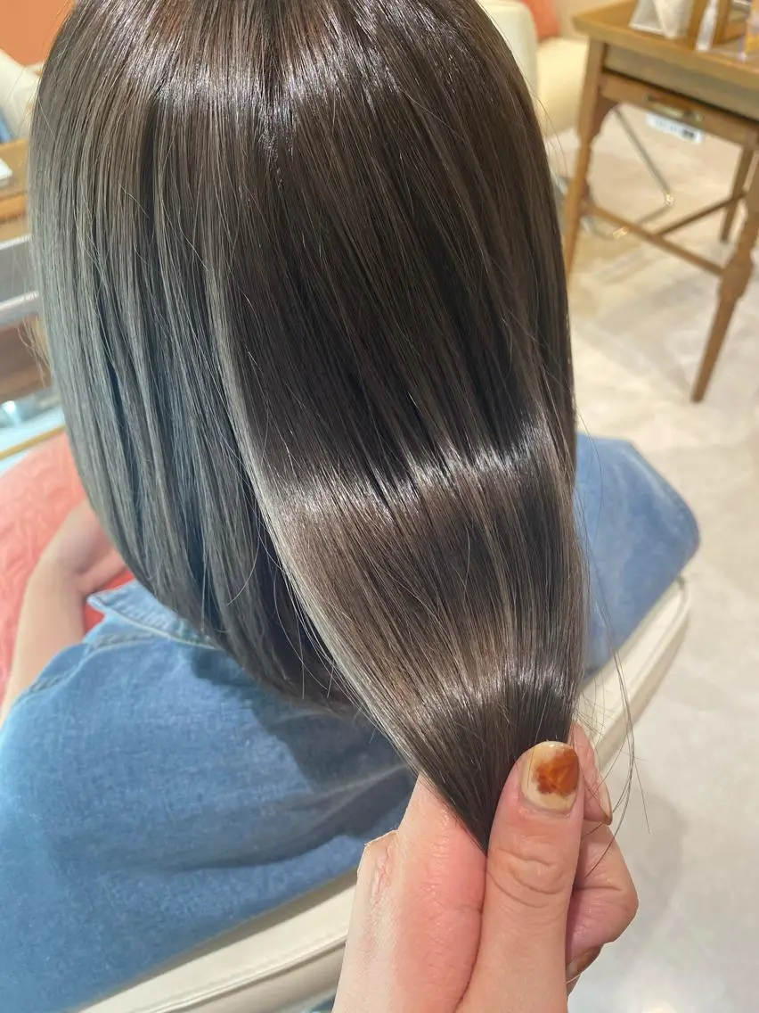 ショート カラー ヘアカラー 梛木 唯のヘアスタイル