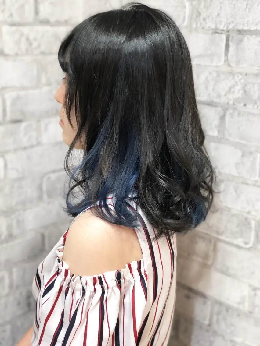 ミディアム カラー ヘアアレンジ ブルーカラー インナーカラー ヘアカラー トリートメント 秋山 幸太のヘアスタイル