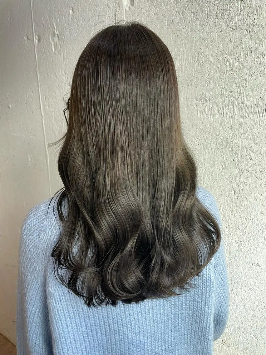 ロング カット ヘアカラー トリートメント hisano / ハイトーン・透明感のヘアスタイル