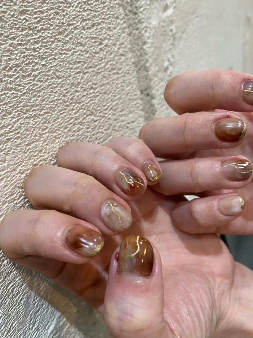 ネイル ブルー ブラウン ハンドネイル 栗林 実莉のネイルデザイン