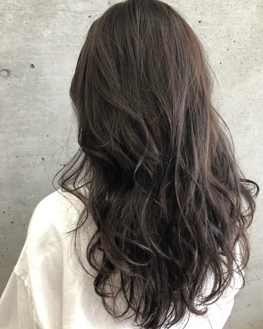ロング カラー アッシュ アッシュグレー アッシュグレージュ グレージュ 大栗 佑也  髪質改善のヘアスタイル