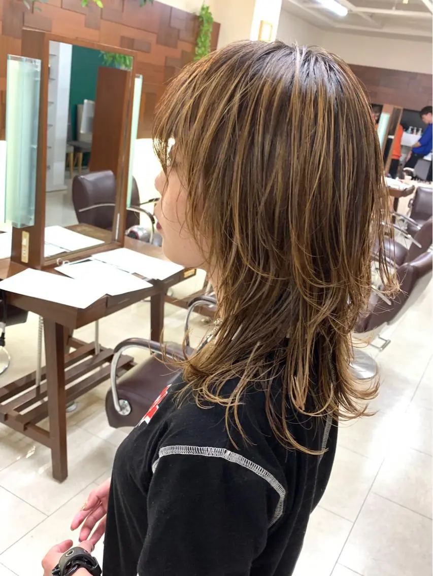 セミロング ウルフカット 岡本雅也 ショートボブレイヤーのヘアスタイル