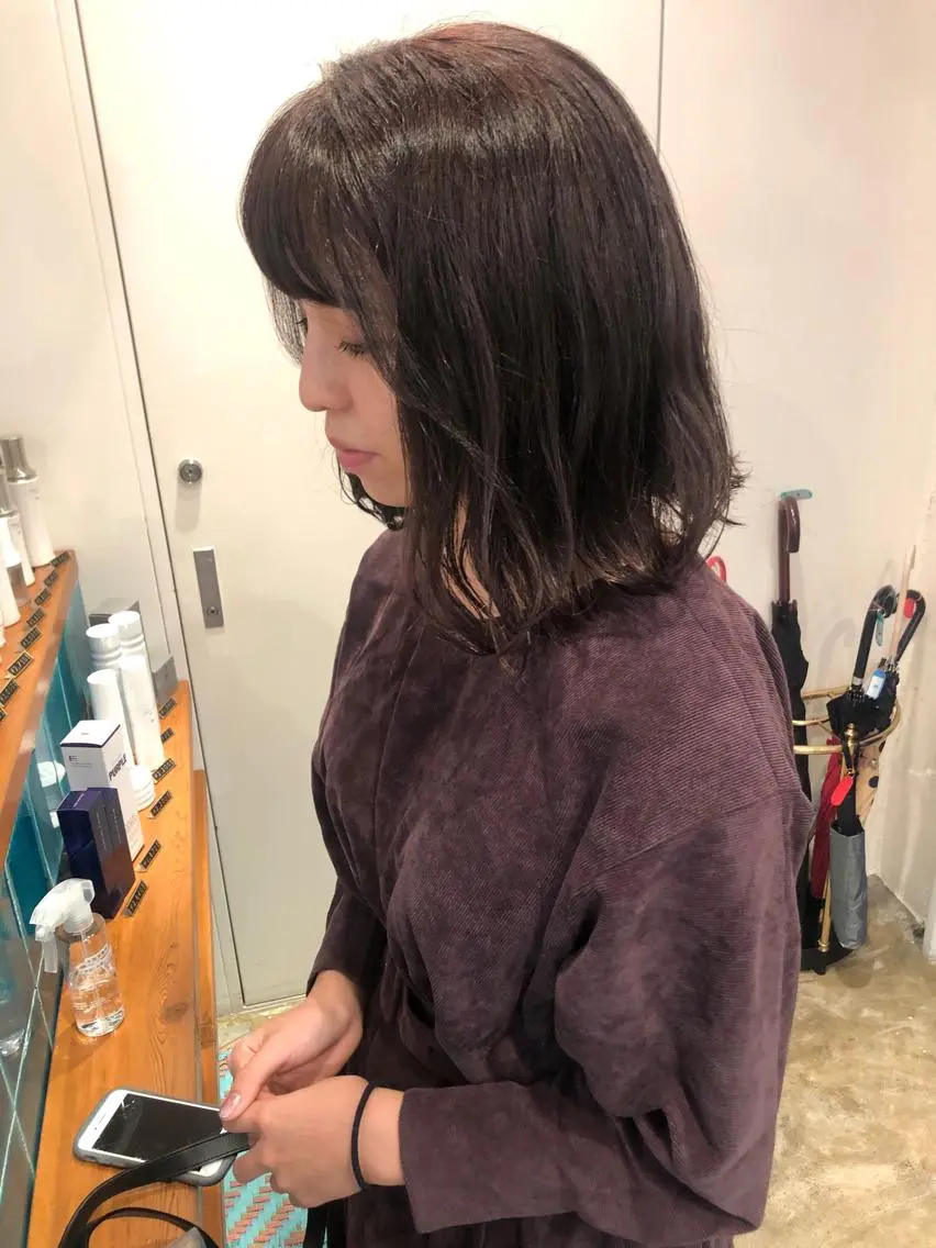 ミディアム カラー カット ヘアカラー トリートメント MIOベージュカラー 柔らかいカラーのヘアスタイル