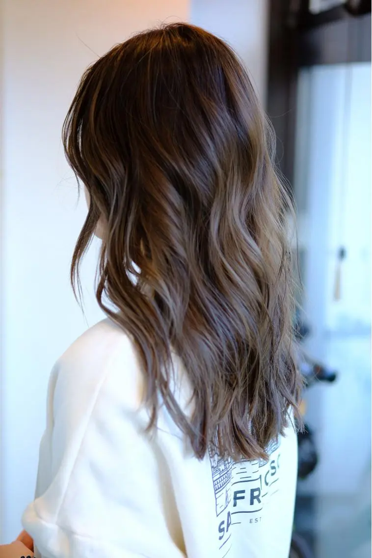 ロング WHALE hair × beautyのヘアスタイル