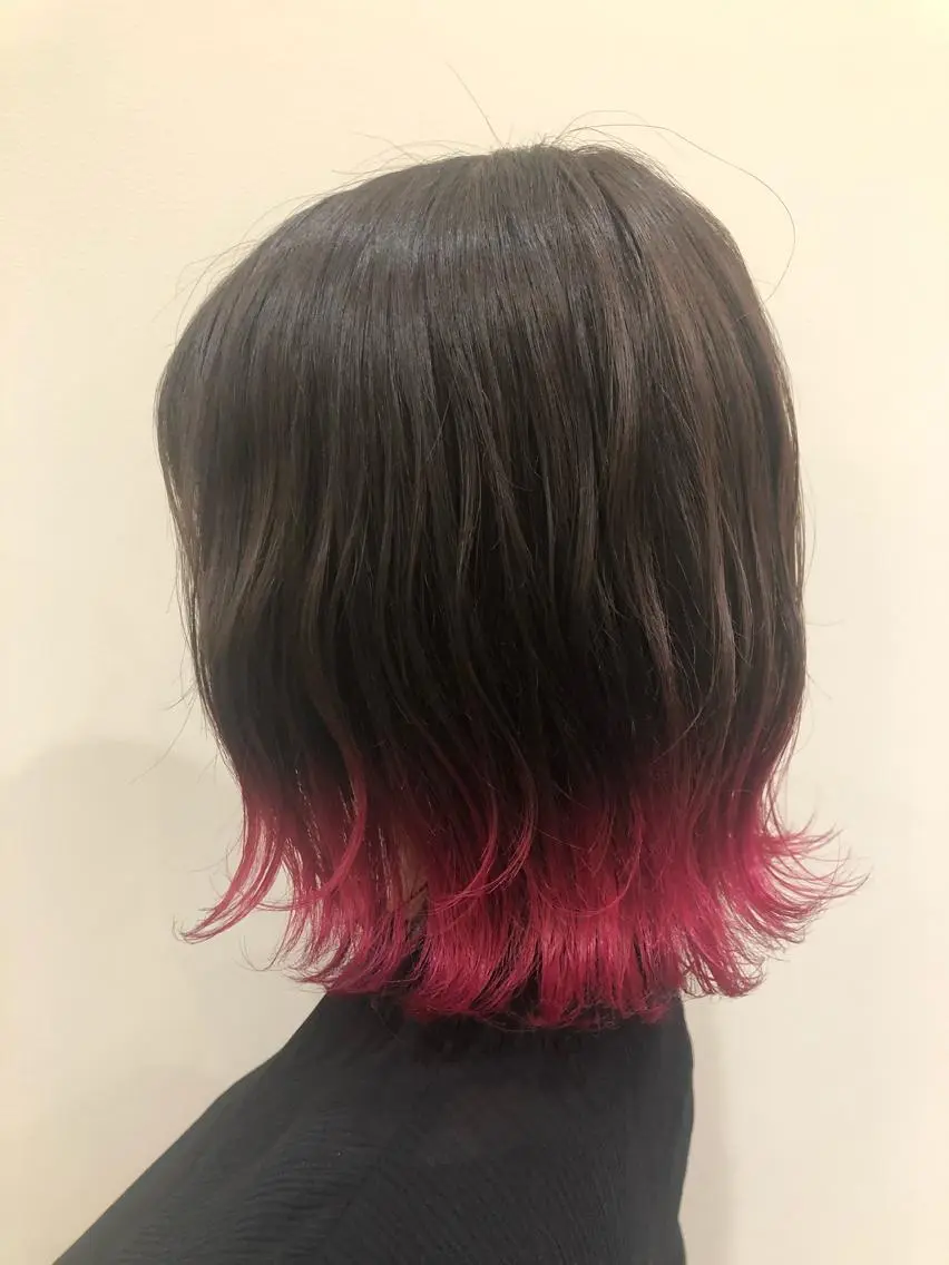 ミディアム カラー グラデーションカラー ピンクカラー Amour なぐらのヘアスタイル