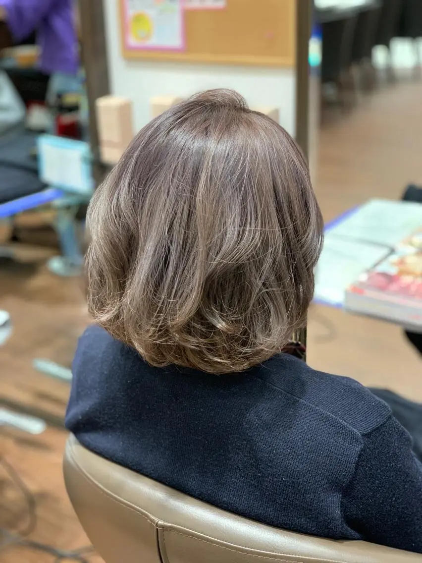 ミディアム カラー 透明感カラー Ebise Kazunoriのヘアスタイル