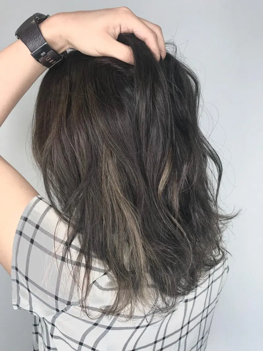 ミディアム カラー ハイライトカラー ハイライト 森本 笑のヘアスタイル
