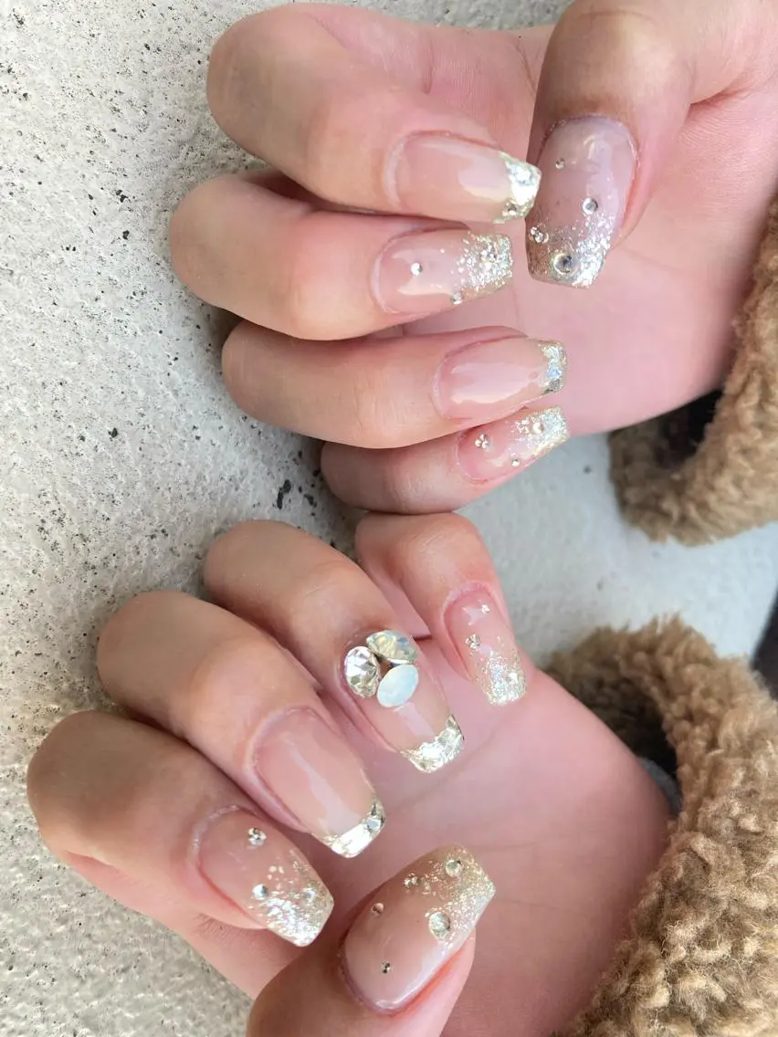ミディアム ネイル ハンドネイル フットネイル ✴︎ Delightのネイルデザイン