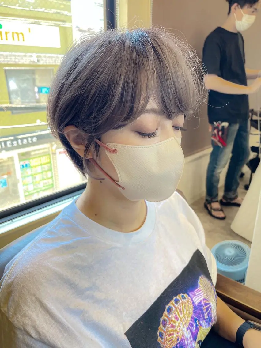 ショート カラー ブリーチ ケアブリーチ ダブルカラー シルバー 似合わせカット OAK溝の口 𖠋SHINYAのヘアスタイル
