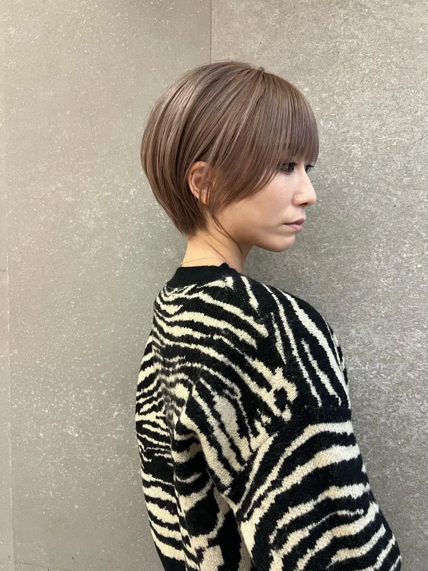 ショート カラー ショートボブ ショートレイヤー 丸みショート ベージュカラー グレージュ 縮毛矯正×艶髪カラー 髪質改善/三ツ木のヘアスタイル