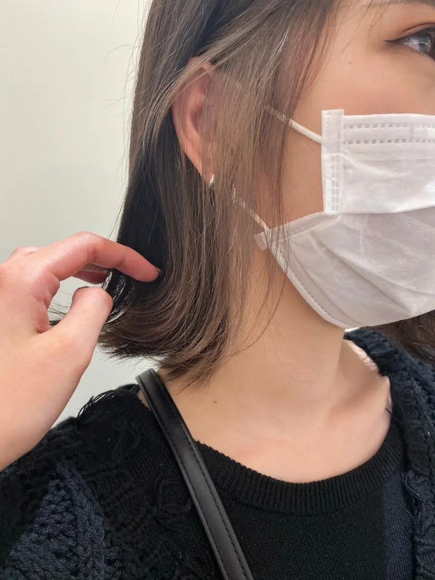 ミディアム カラー レイヤーカット/ ハイライト 千咲季のヘアスタイル