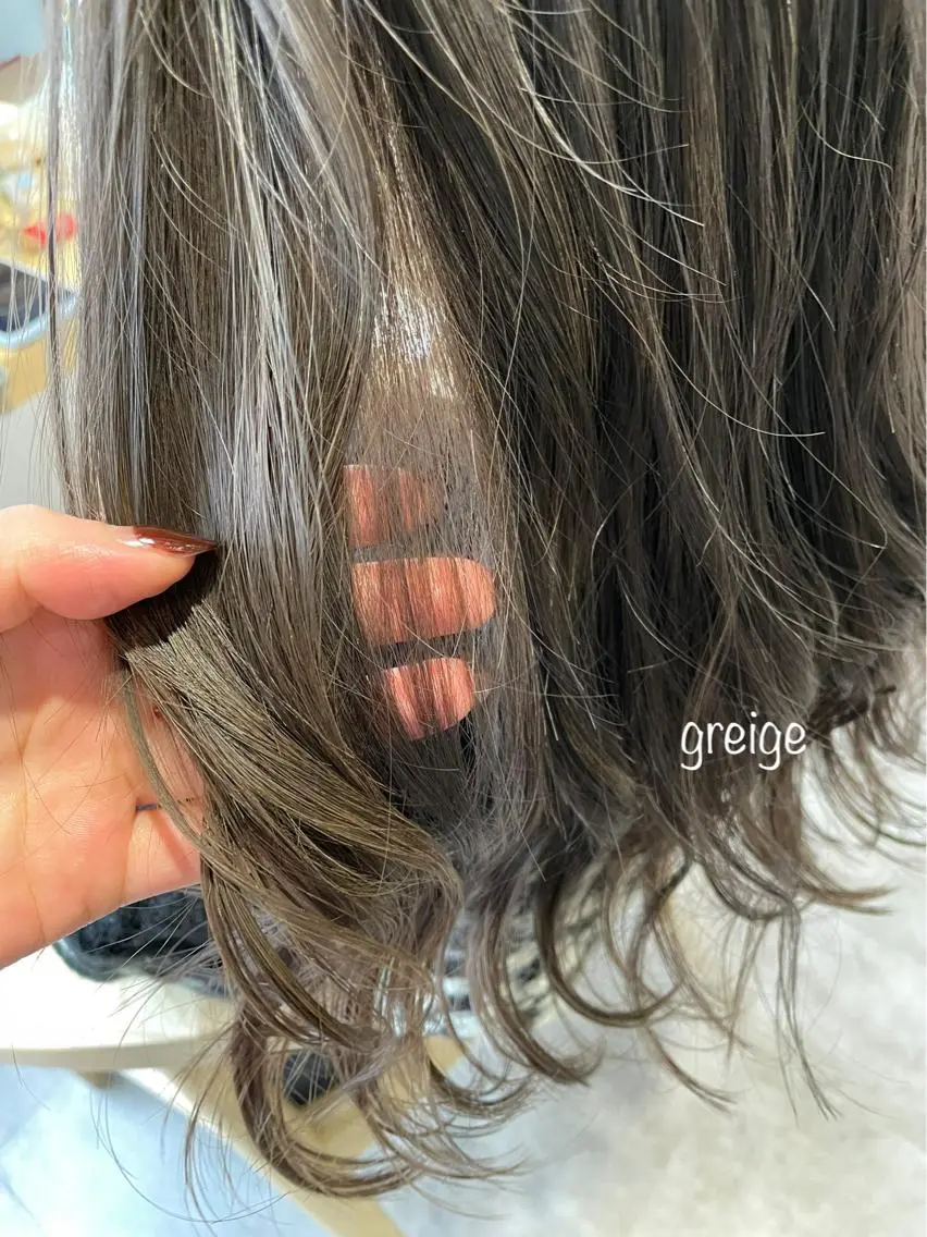 ミディアム カラー パーマ ブリーチ グレージュ 🌿AMANE🌿 sakiのヘアスタイル
