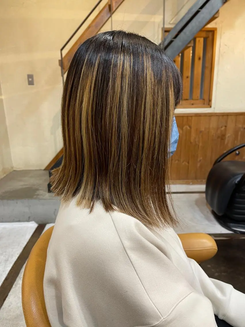 ミディアム 外ハネヘア 女性理容師 黒岩　さちのヘアスタイル