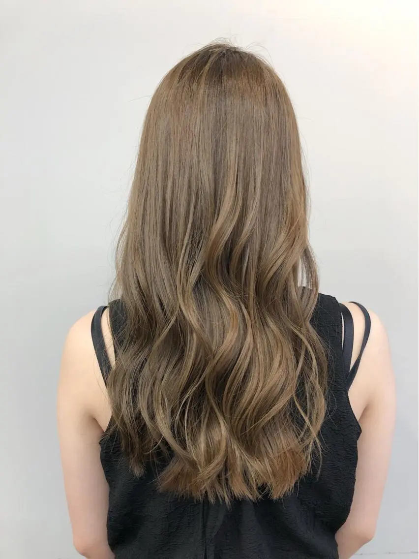 ロング カラー イルミナカラー シルバー スターダスト 代表 YUKI ☆のヘアスタイル