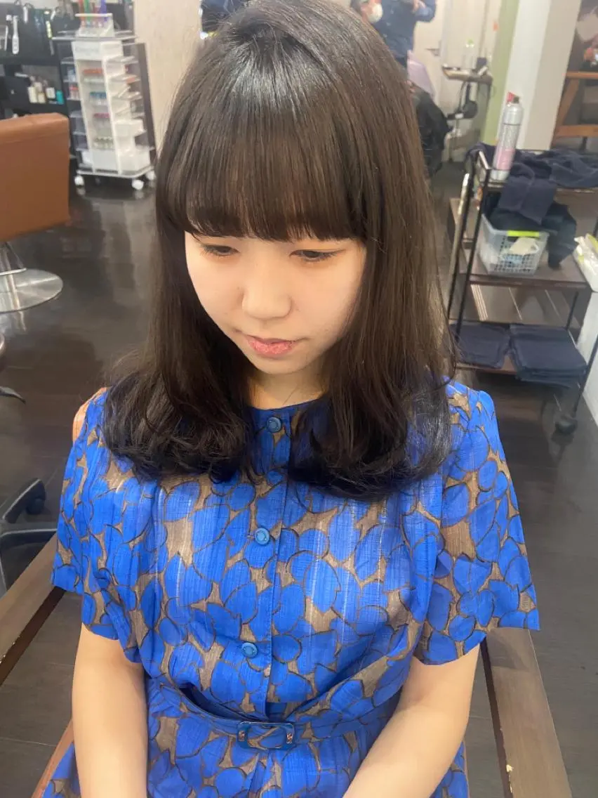 ミディアム カラー パーマ ヘアアレンジ メンズ キッズ ネイル マツエク・マツパ アッシュ 透明感カラー グレージュ ボブ 外ハネヘア 久木原 ゆりのヘアスタイル