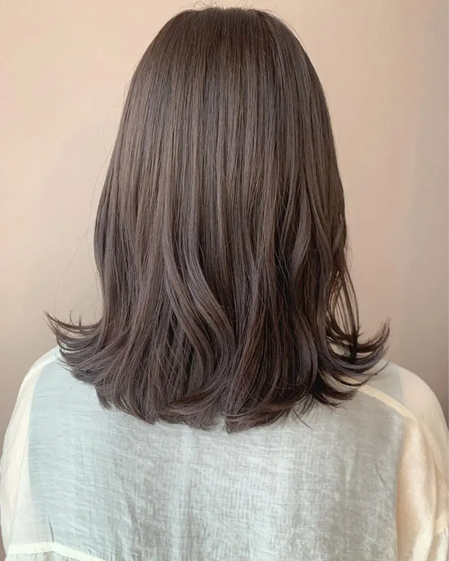 セミロング カラー グレージュ ラベンダーカラー ラベンダーグレージュ ラベンダーグレー hubhair レイヤー/透明感のヘアスタイル