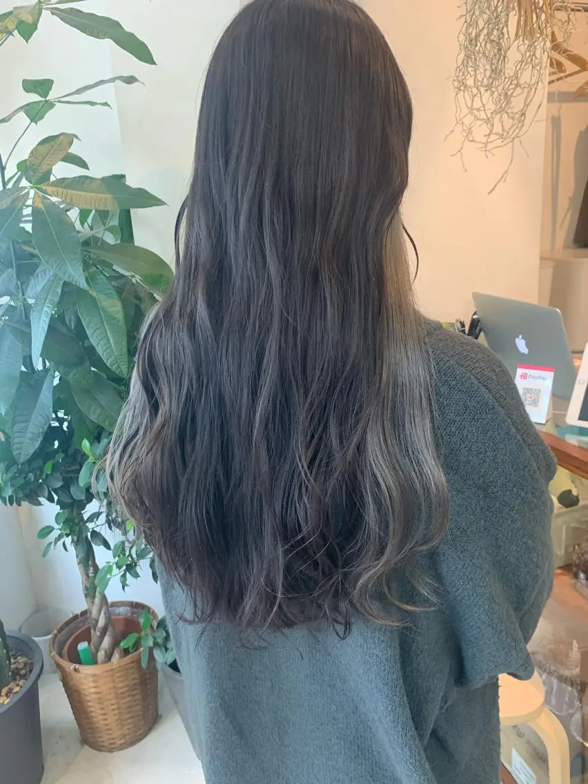 ロング カラー アッシュ アッシュグレー アッシュグレージュ 透明感カラー イヤリングカラー ヘアカラー 中目黒🌼 🌼ハナのヘアスタイル