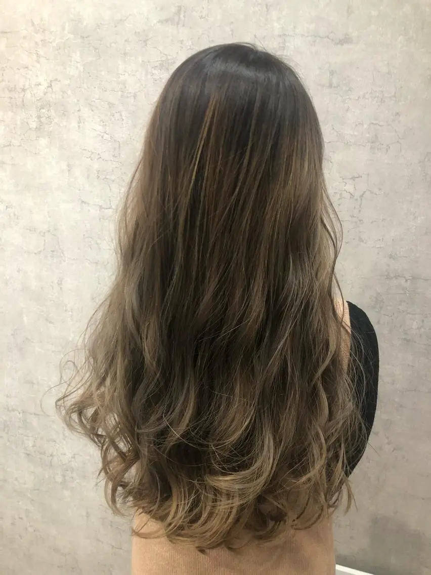 ロング カラー ブリーチ グラデーションカラー ハイライトカラー ハイライト ヘアセット Glad   中嶋 政文のヘアスタイル