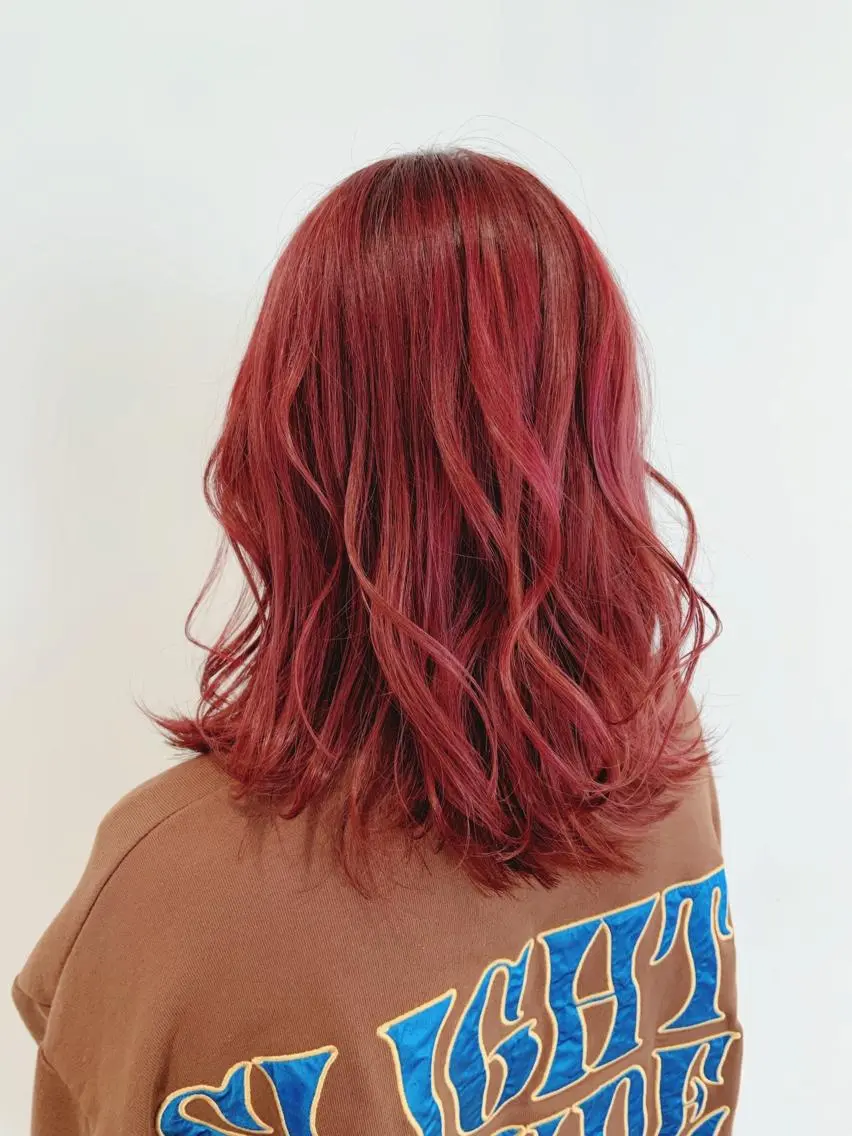 ミディアム カラー ピンクカラー 本間 良のヘアスタイル