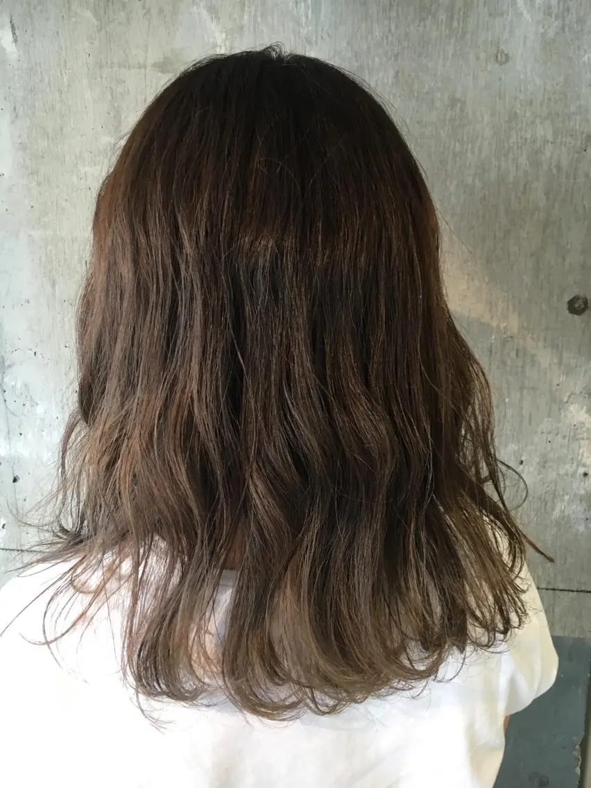 ロング カラー 相川 愛実のヘアスタイル