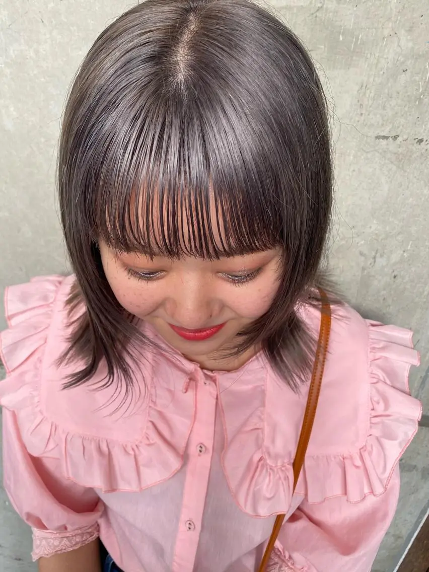 ミディアム カラー パーマ ヘアアレンジ メンズ ネイル mana 暖色カラーカットのヘアスタイル