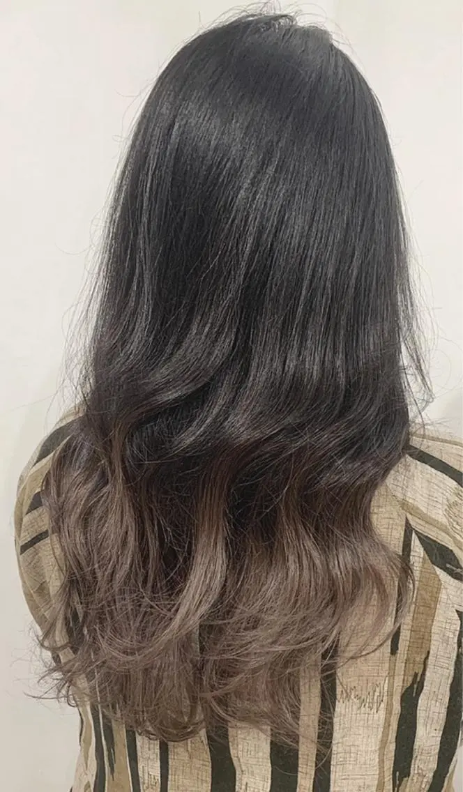 ロング カラー アッシュ バレイヤージュ ブリーチ デザインカラー グレージュ カット ヘアカラー 京都大人女性ショート 徒歩1分/秋山のヘアスタイル