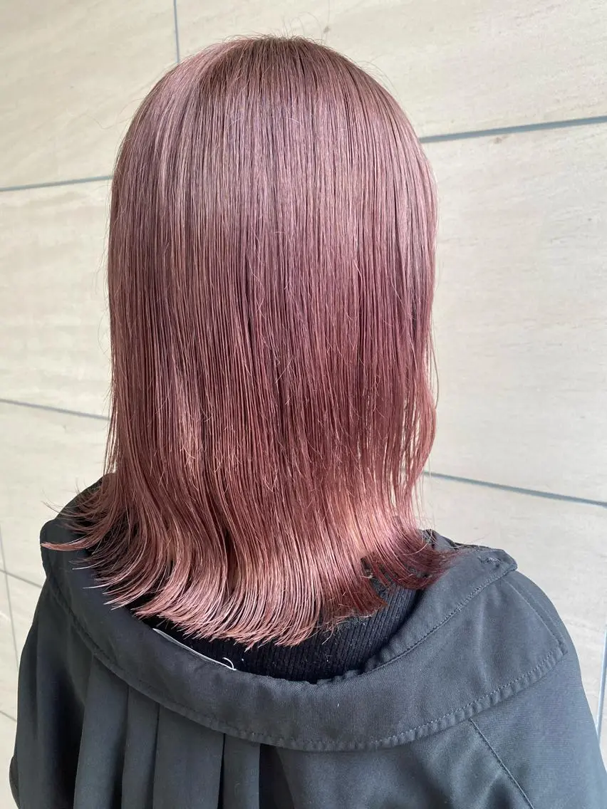 ミディアム カラー ヘアアレンジ ベージュカラー ピンクカラー ピンクベージュ 溝口 ひなこのマツエク・マツパデザイン
