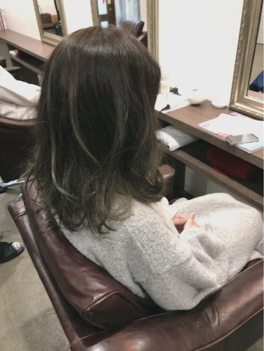 ミディアム カラー レイヤーカット匠 イソザキノリユキのヘアスタイル