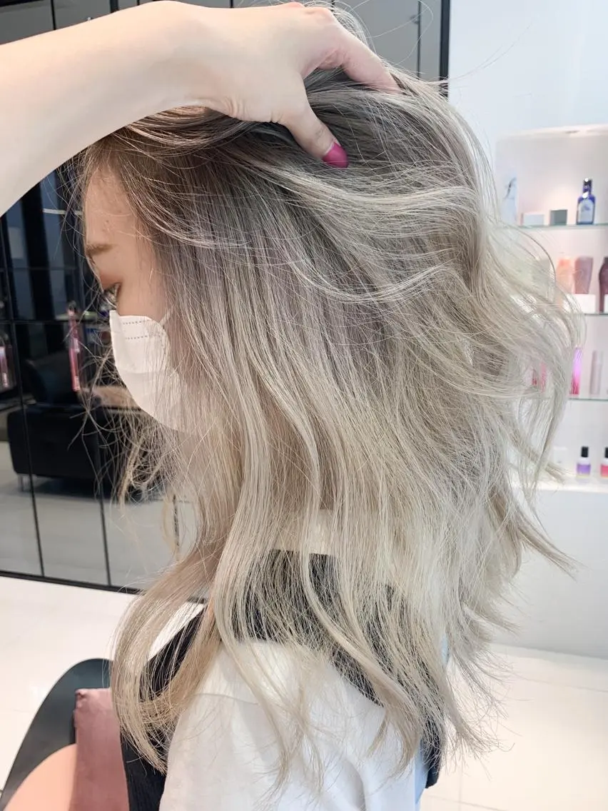 セミロング カラー カット ヘアカラー トリートメント レイヤー/ブリーチ HIKARU ♡のヘアスタイル