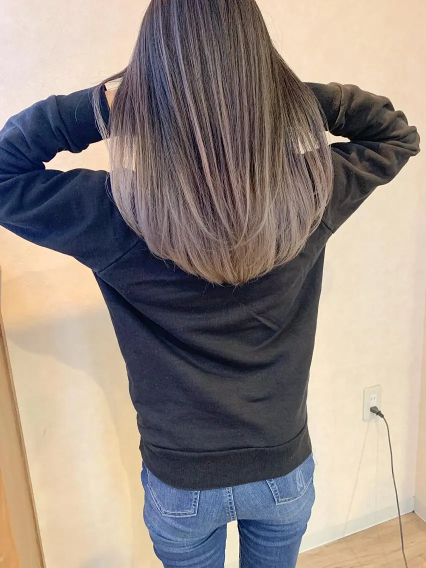 ロング レイヤーカット Lit.豊橋 夏目のヘアスタイル