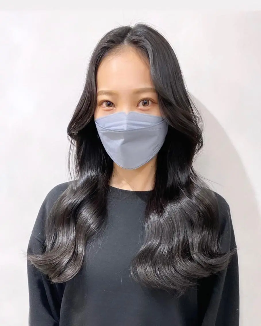 ロング カラー 黒髪 ブルーカラー ブルーブラック ヨシンモリ 韓国風ヘア カット ヘアカラー トリートメント カラー系/カット特化 🟠オオタキマサシのヘアスタイル