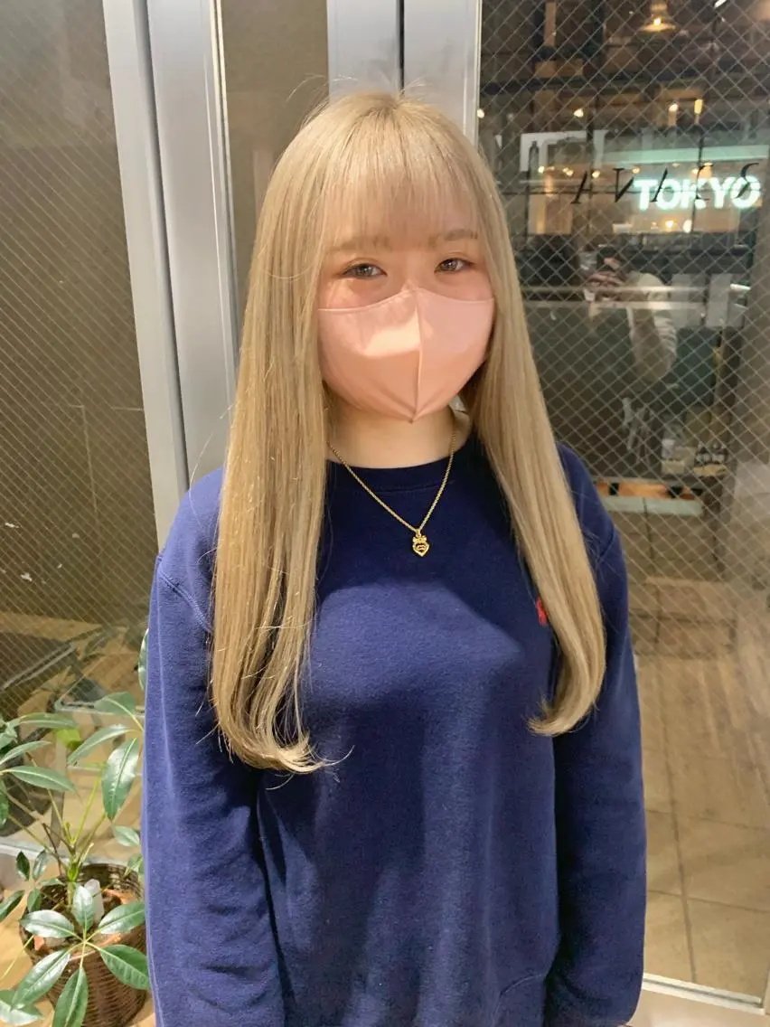 ロング カラー ベージュカラー ブロンド ブロンドベージュ カット ヘアカラー トリートメント ミルクティーベージュ ブリーチ 店長 清水のヘアスタイル
