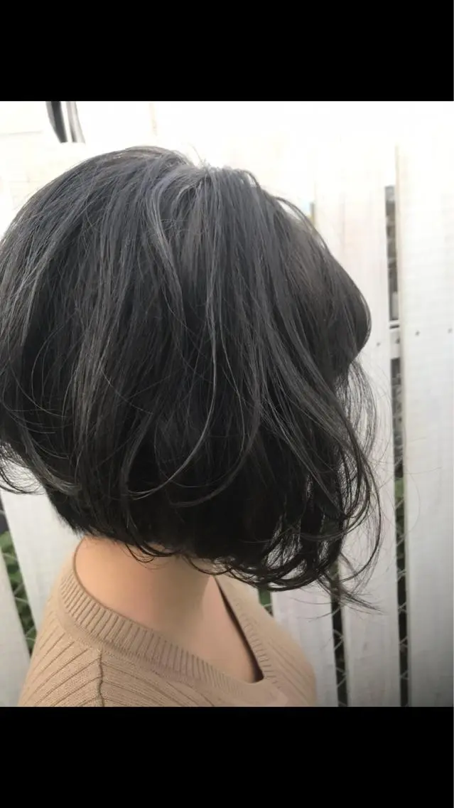 ショート カラー ハイライトカラー ハイライト 白髪ぼかしハイライト バレイヤージュヤマトのヘアスタイル