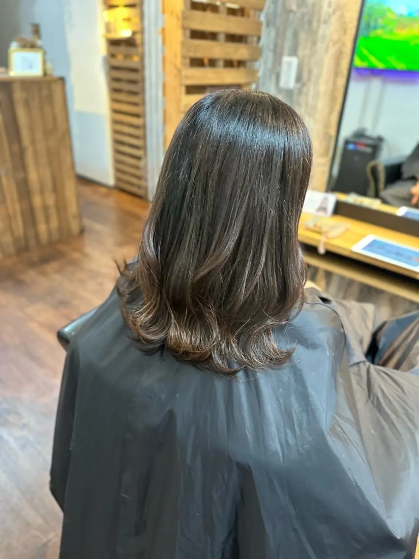 セミロング カラー カット ヘアカラー トリートメント Luzir⭐︎ GEN⭐︎のヘアスタイル