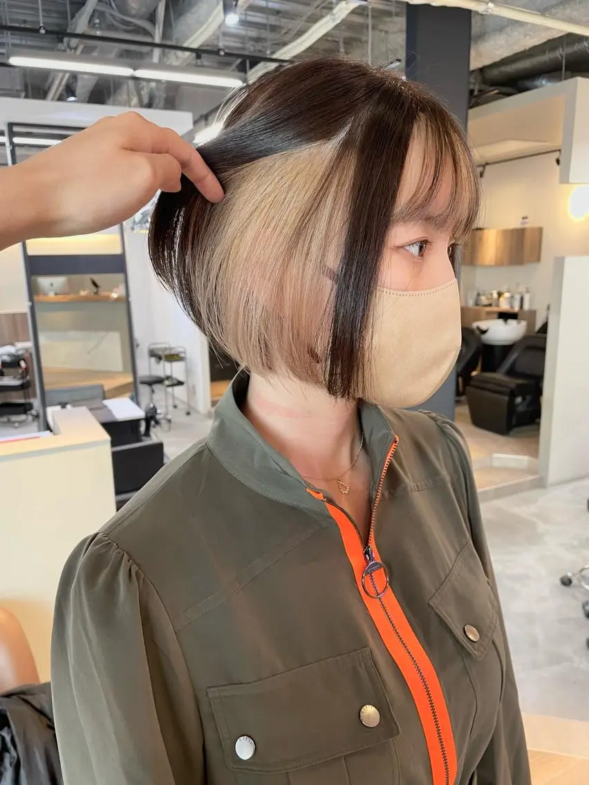 ショート カラー アイブロウ ベージュカラー ブリーチ ブロンド ブロンドベージュ インナーカラー ヘアカラー レイヤー/大人メンズ パーマ🌀 平島拓也のヘアスタイル