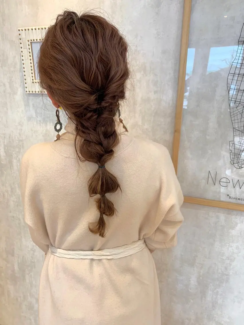 ヘアアレンジ 玉ねぎヘアー 三村 桜生のヘアスタイル