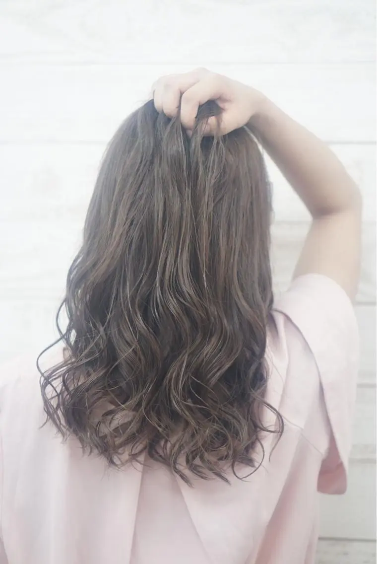 セミロング カラー ヘアアレンジ ベージュカラー 透明感カラー イルミナカラー ヌーディベージュ 外国人風カラー エクステ 枝毛カット&髪質改善 満足NO.1岡しゃんのヘアスタイル