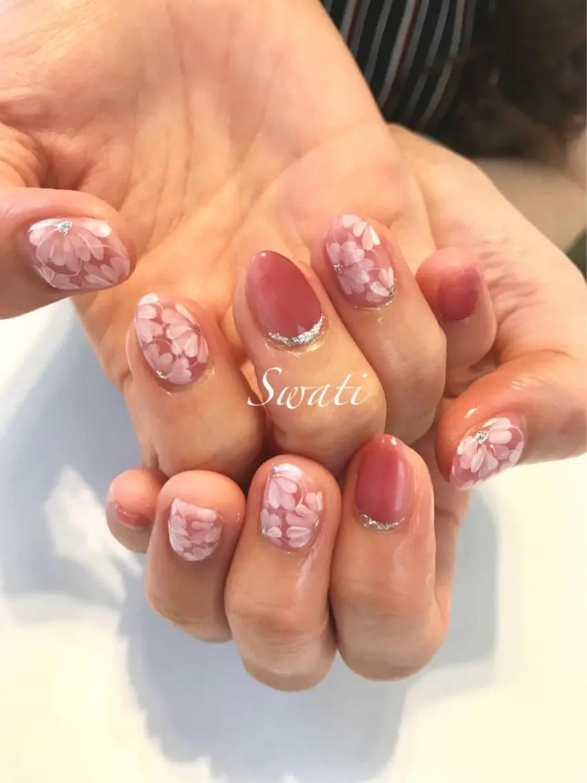ネイル アートネイル フラワーネイル オフィスネイル ピンク シンプルネイル yuko （ネイリスト）のネイルデザイン