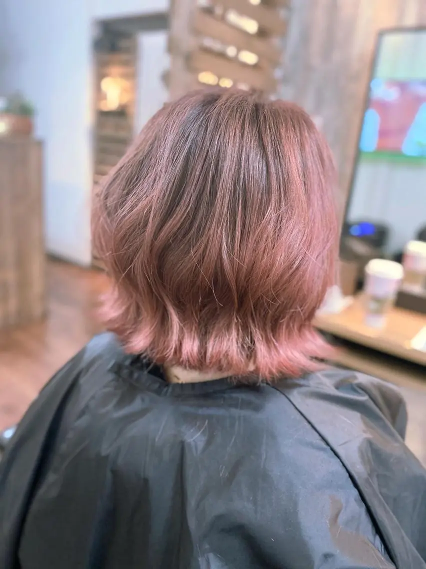 ミディアム カラー ブリーチ Luzir⭐︎ GEN⭐︎のヘアスタイル