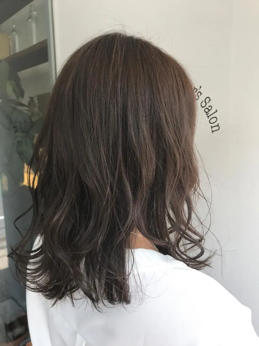 ミディアム カラー ベージュカラー ブリーチ ハイライトカラー ハイライト ひろせ かなのヘアスタイル
