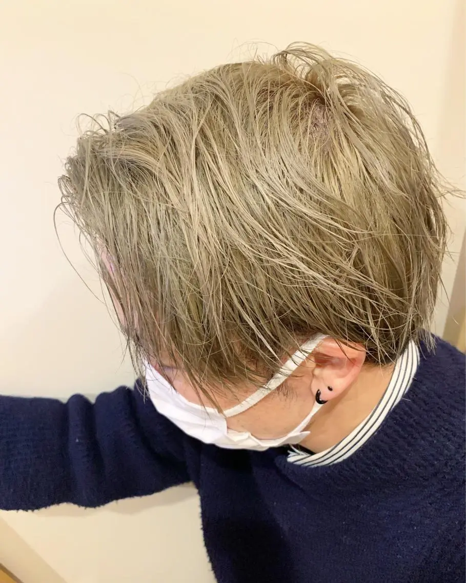 カラー メンズ メンズブリーチ ベージュカラー ブリーチ 長谷川 那奈のヘアスタイル