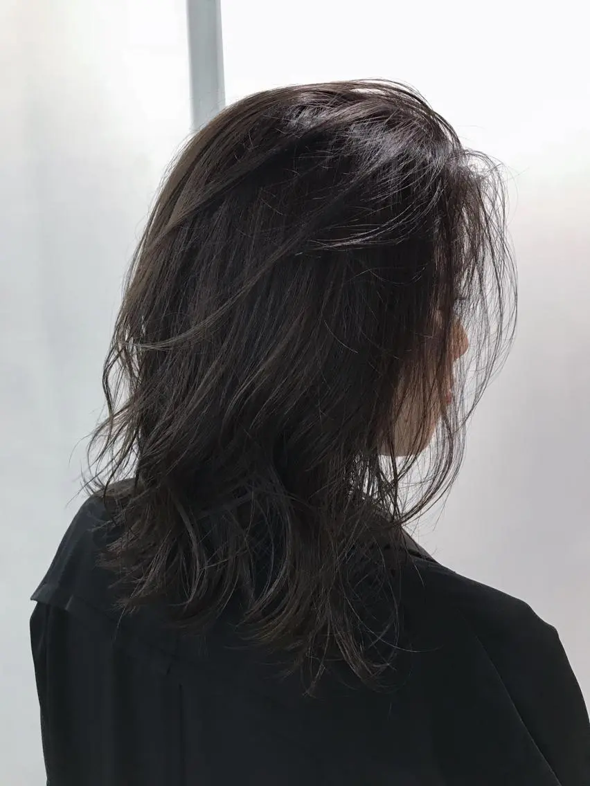ミディアム エクステ（レミー毛） NINEのヘアスタイル