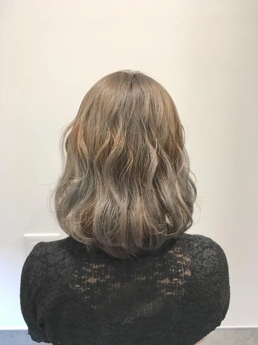 ロング カラー ベージュカラー ヘアカラー トリートメント ヘアセット yoshi ☆のヘアスタイル