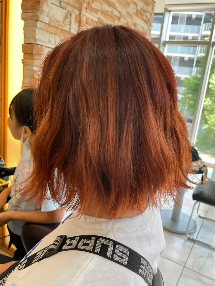 ショート ヘアカラー 新籾 尚哉のヘアスタイル