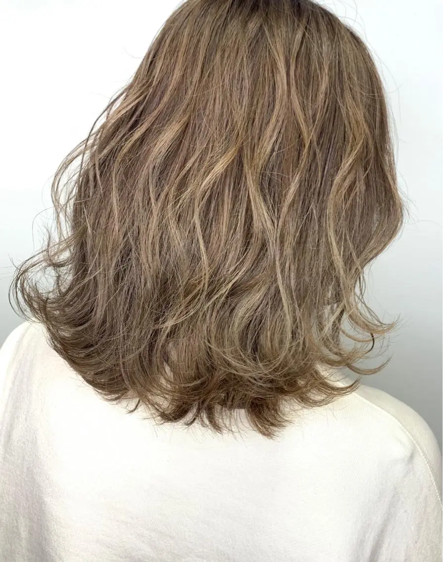 ミディアム レイヤー/艶髪カラー 森本くるみのヘアスタイル