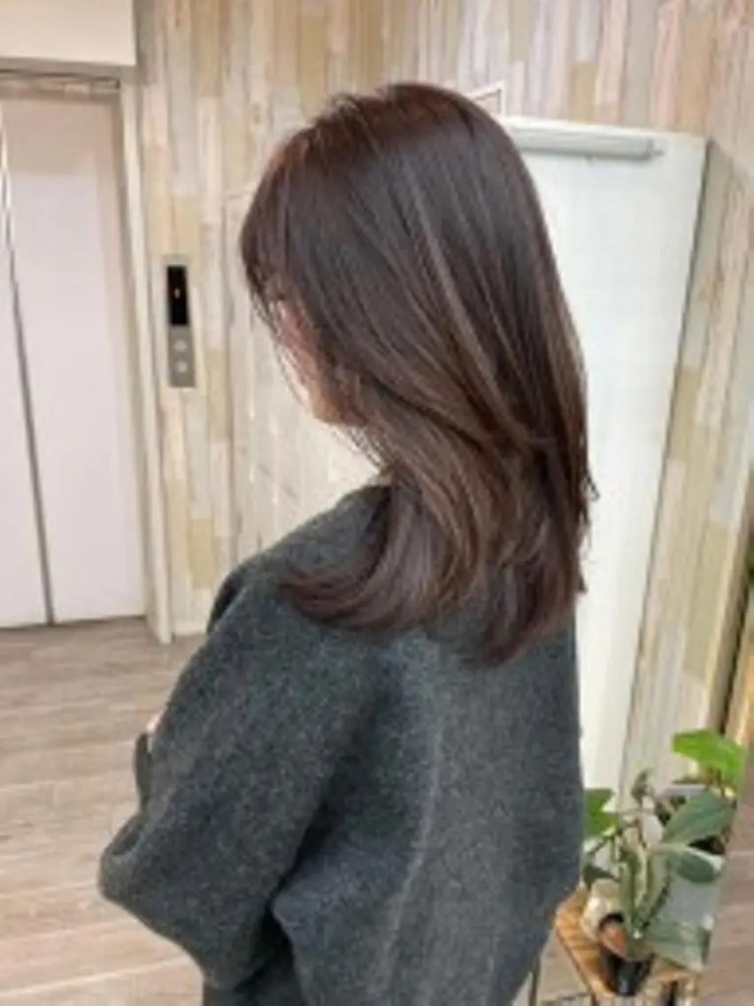 カラー セミロング アッシュ アッシュグレー アッシュグレージュ ベージュカラー 透明感カラー カット ヘアカラー トリートメント 初めでも安心🌟 newi町田✂のヘアスタイル